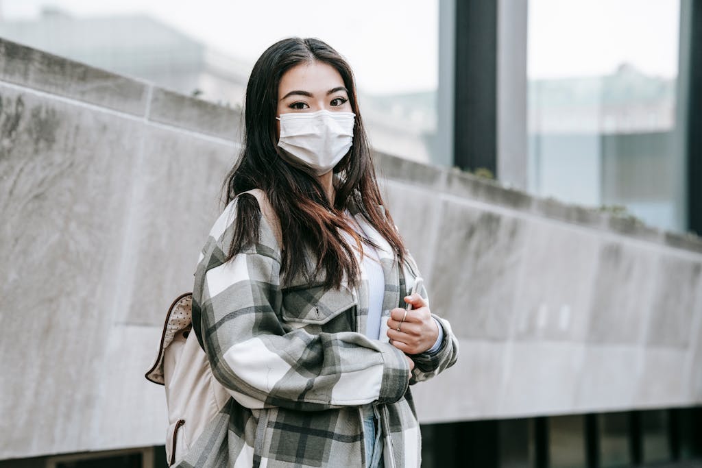 woman-with-bag